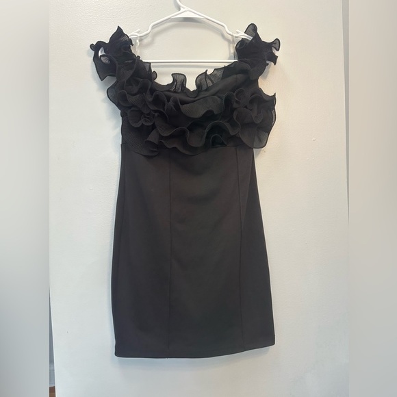 Alamar Elegant Black Knitwear - Picture 1 of 7